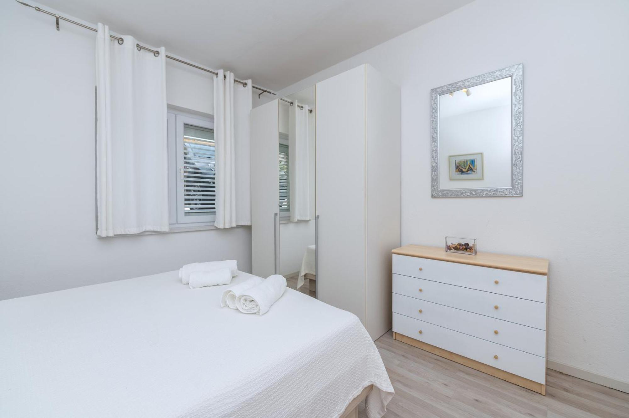 Apartments Sokol Makarska Exterior photo